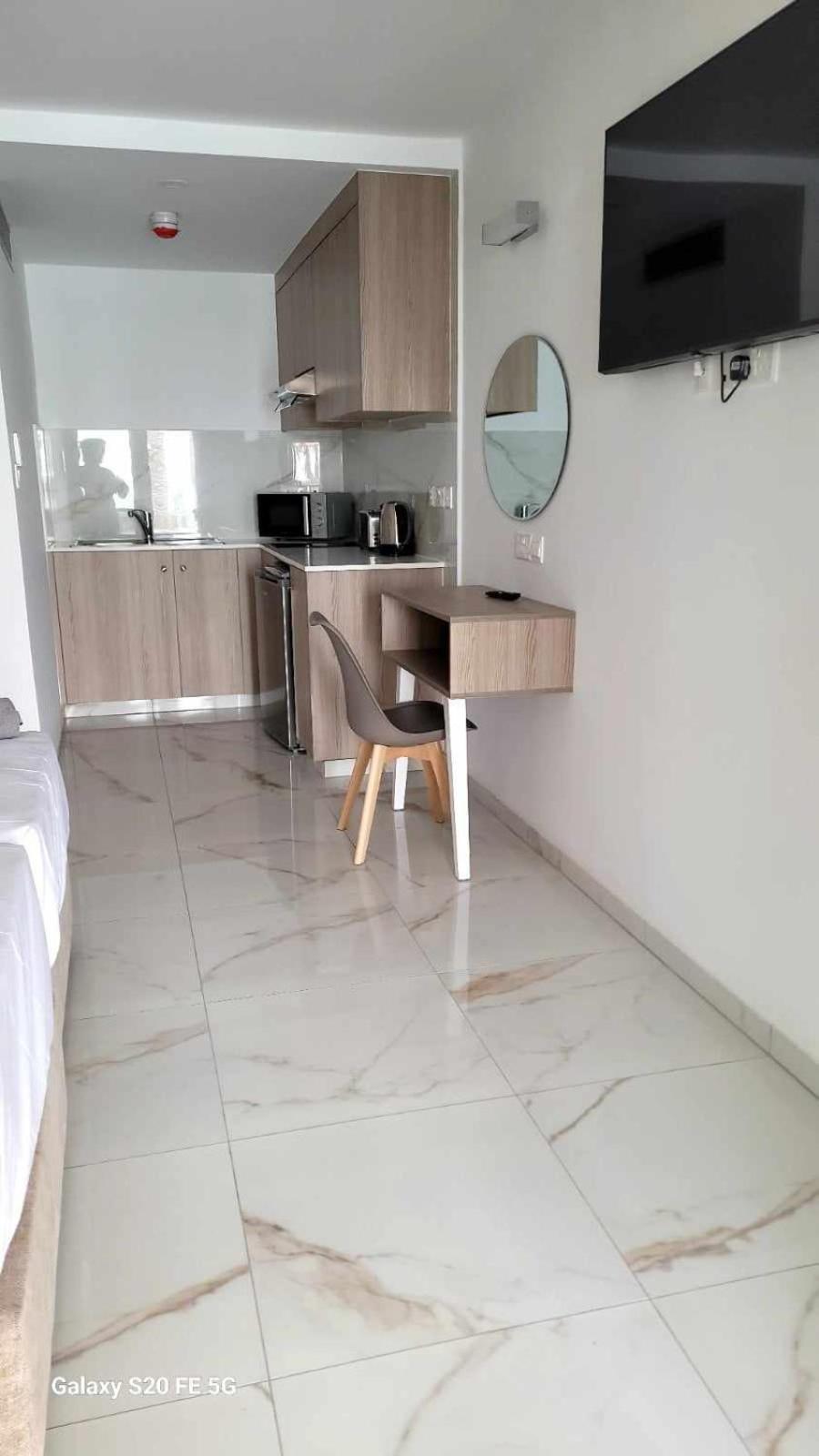 Simos Magic Beach Hotel Apts Agia Napa Exterior foto